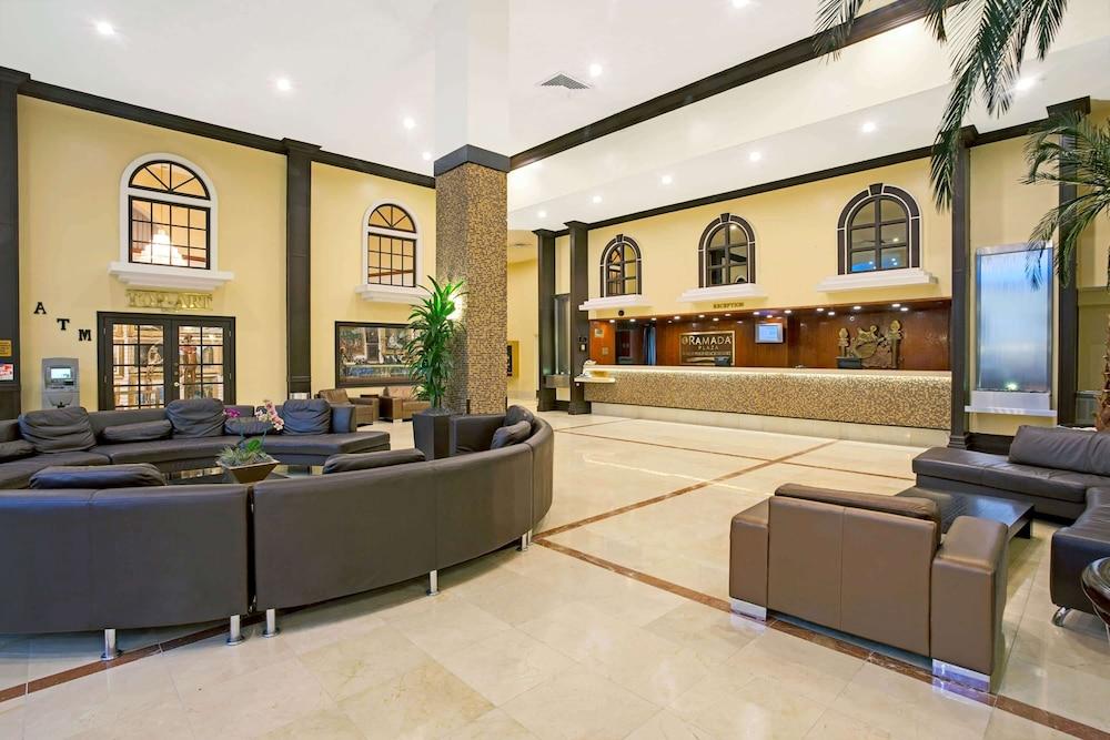 Ramada Plaza by Wyndham Marco Polo Beach Resort photo 10