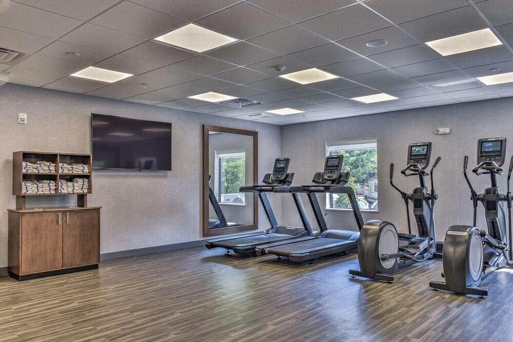 Hampton Inn & Suites Keene photo 9