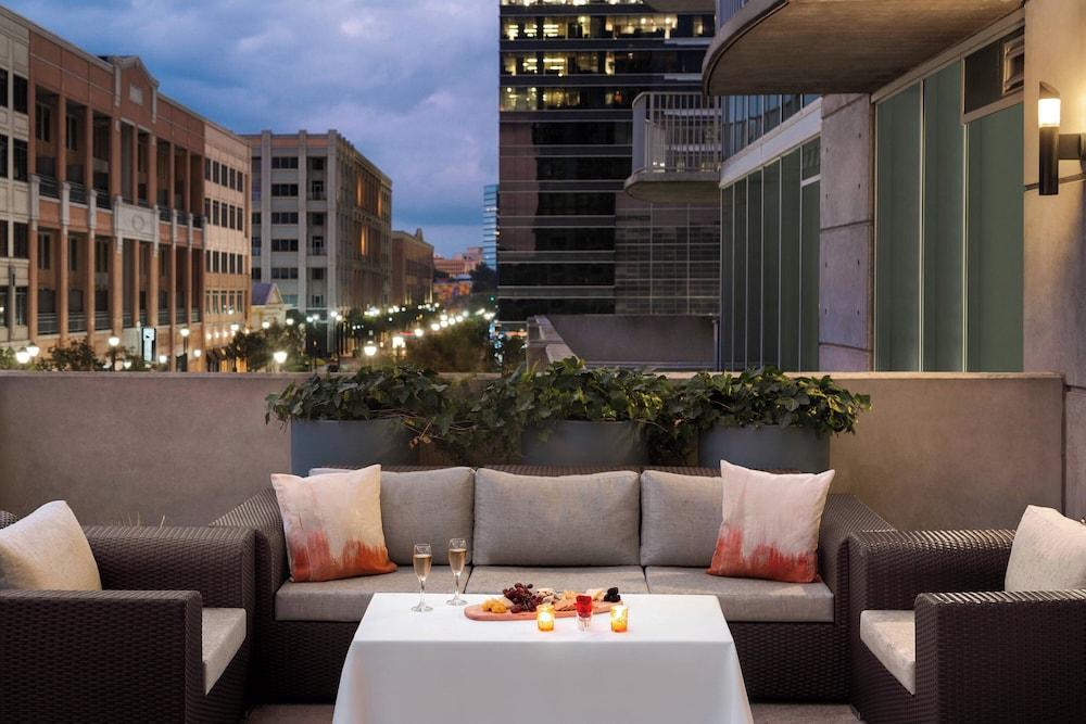 Twelve Midtown, Autograph Collection photo 46
