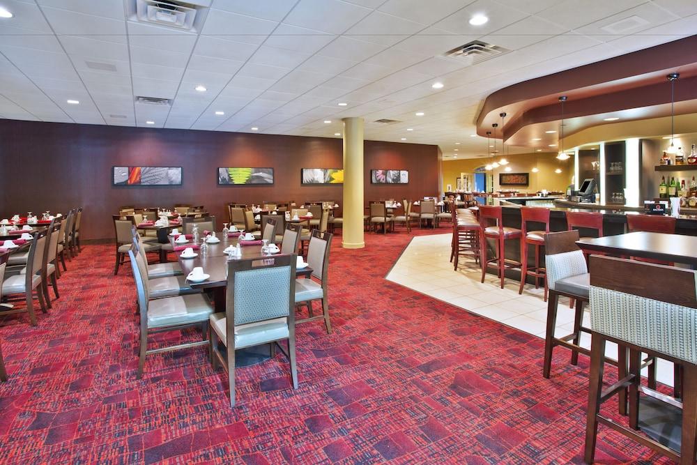Holiday Inn Manitowoc by IHG photo 31