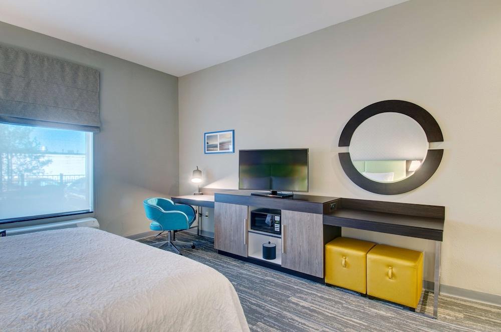 Hampton Inn & Suites Boston/Stoughton photo 10