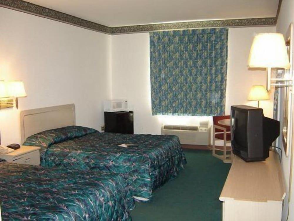 Regency Inn photo 10