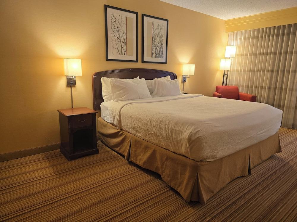 Country Inn & Suites by Radisson, Convention Center photo 10