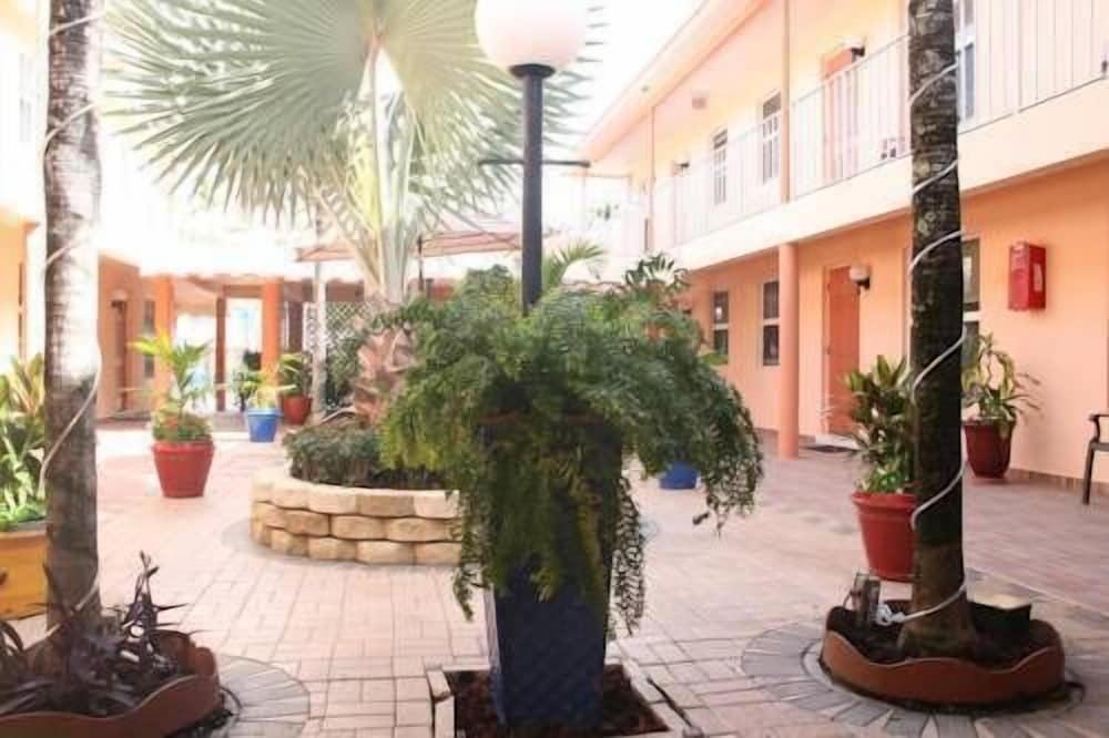 Lago Mar Motel and Apartments photo 39