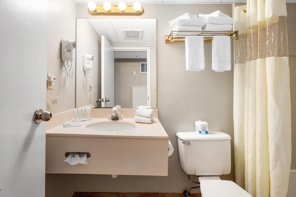Tidelands Caribbean Hotel and Suites photo 8