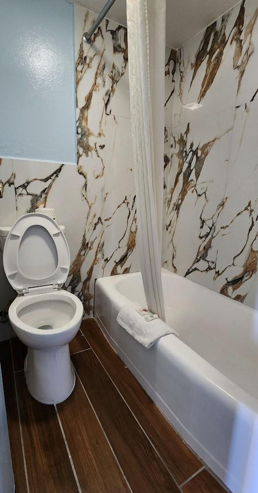 Town House Inn Cape Giradreau photo 6