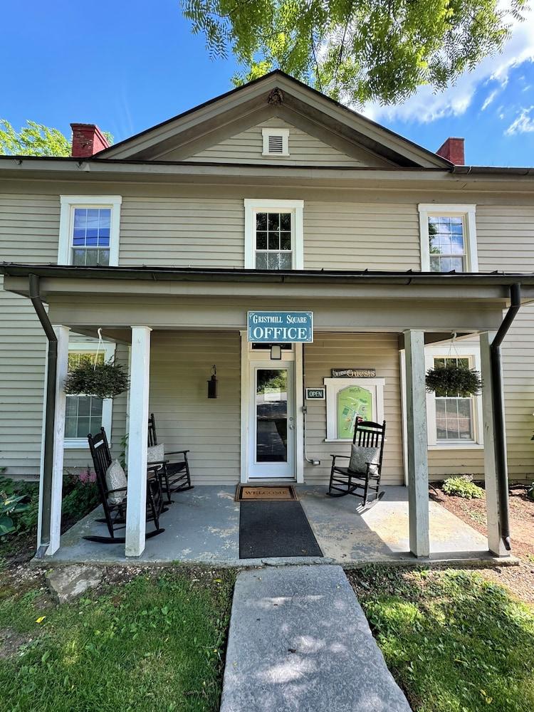 The Inn at Gristmill Square photo 41