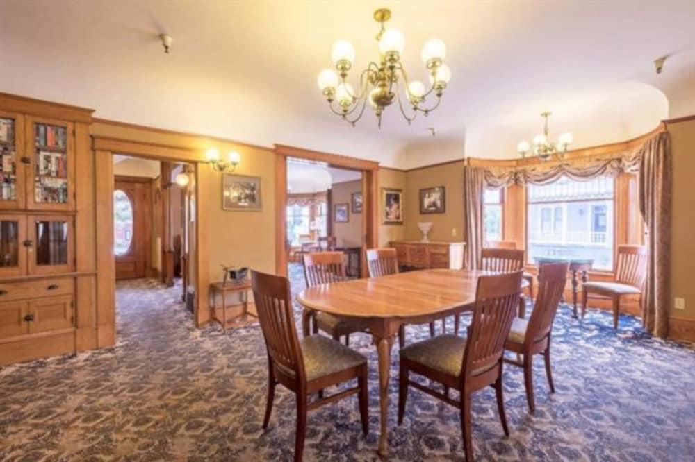 Pacific Grove Inn photo 76