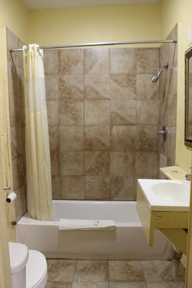 Double N Motel photo 11