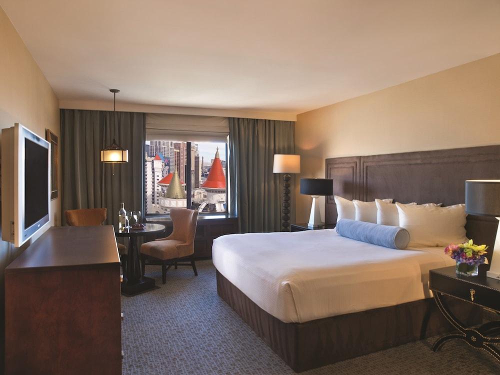 Excalibur Hotel & Casino photo 4