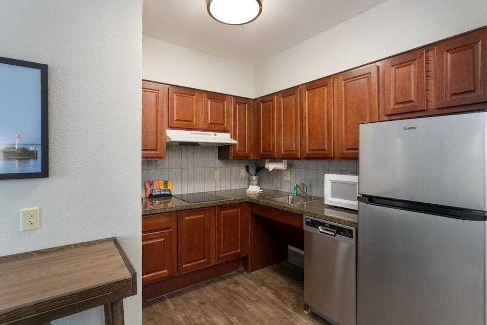 Staybridge Suites West Seneca by IHG photo 13
