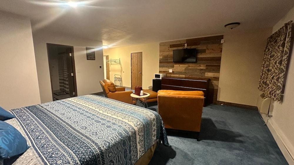 Chesaning Inn & Suites photo 67