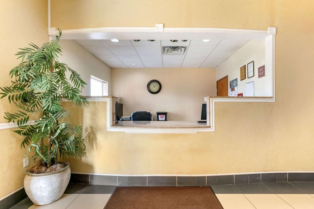 Econo Lodge Eutaw I-20 photo 12