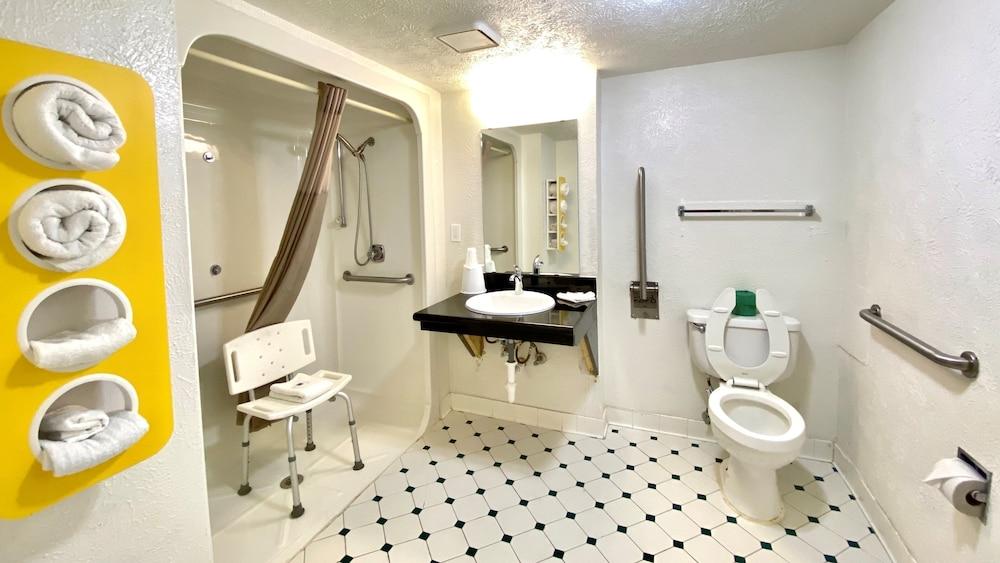 Motel 6 Beaumont, TX photo 29