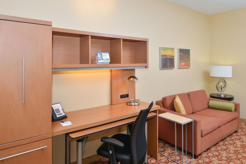 Candlewood Suites Miami Doral by IHG photo 9