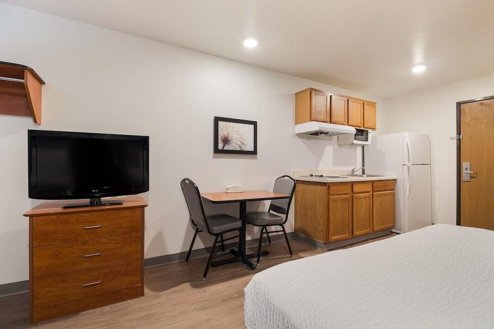 WoodSpring Suites Houston Westchase photo 15