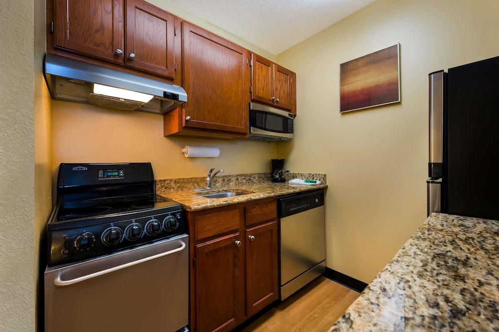 Sonesta Simply Suites Detroit Novi photo 28