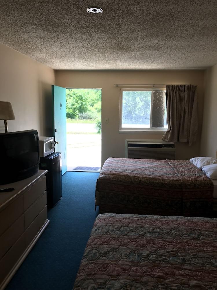 Red Maple Inn photo 2