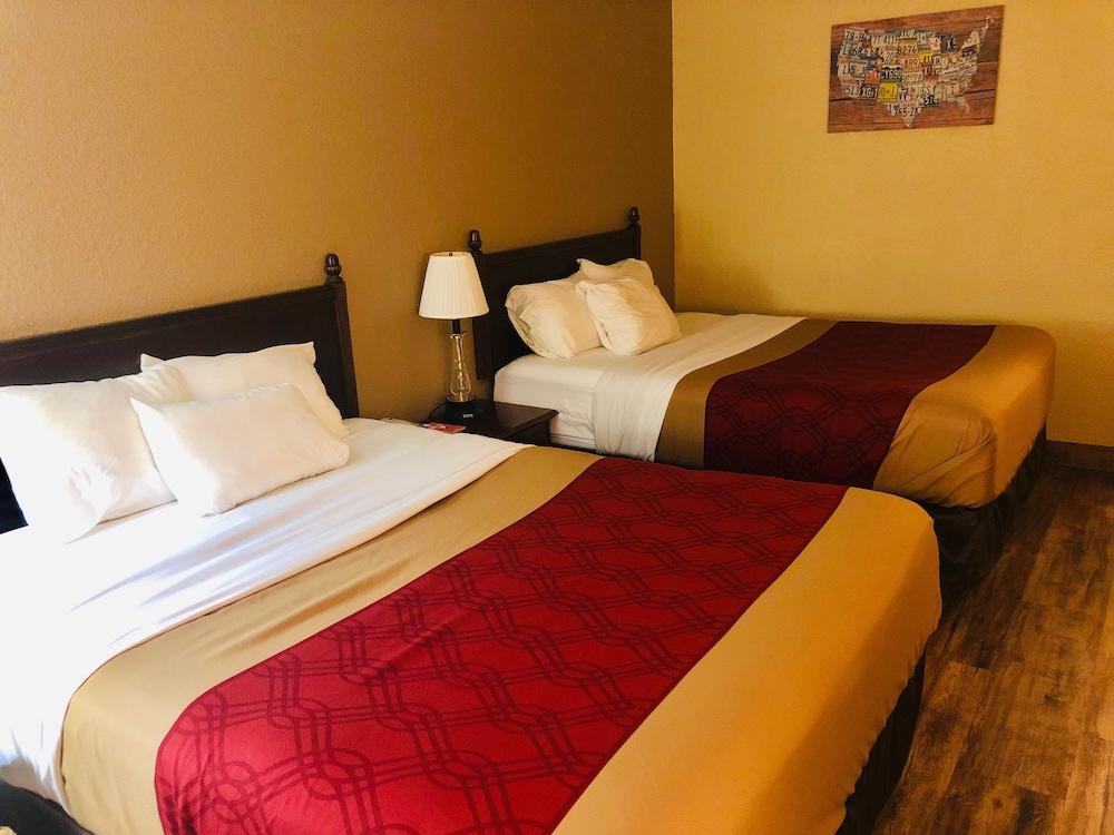 Econo Lodge photo 18