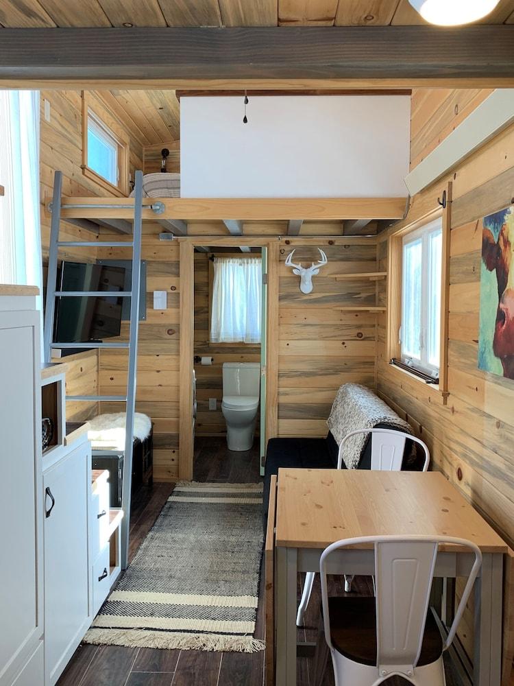 Trail and Hitch Tiny Home Hotel and RV photo 43