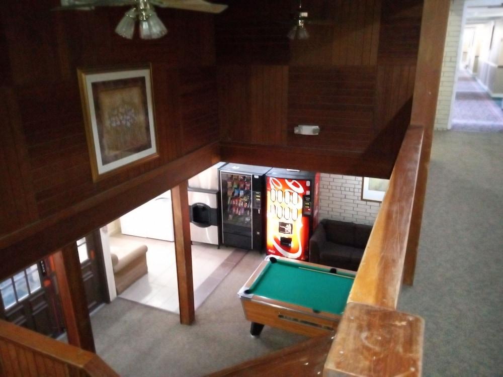 Americas Inn photo 15