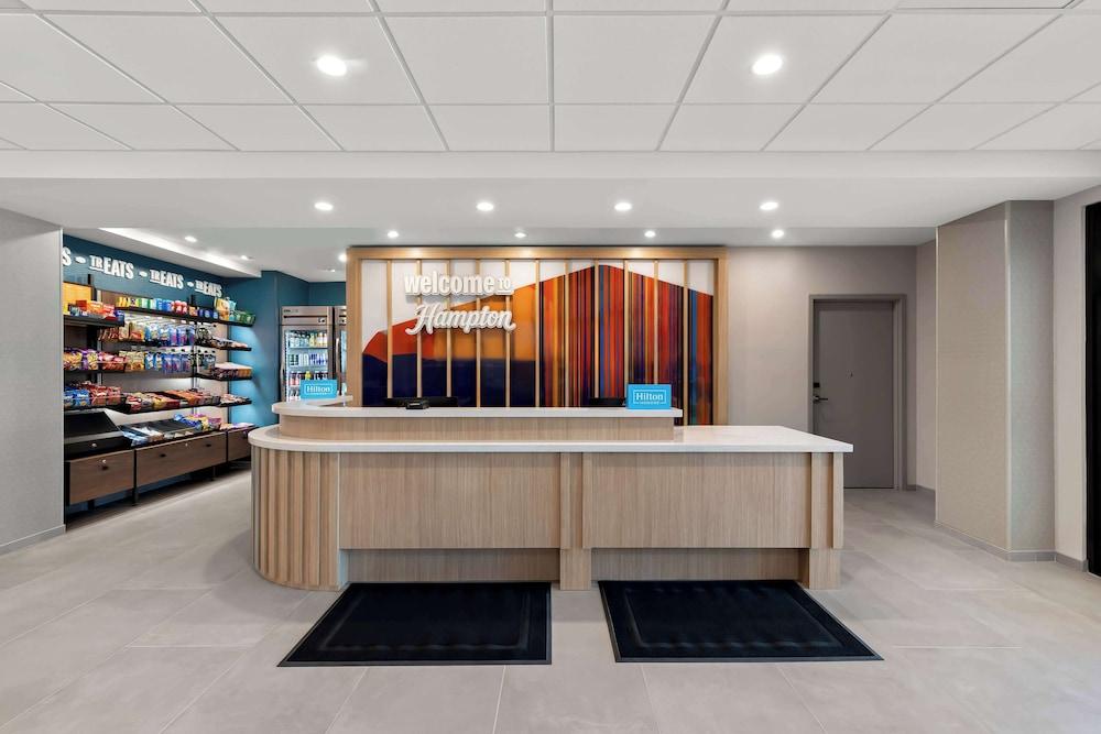 Hampton Inn & Suites Corona, Ca photo 8