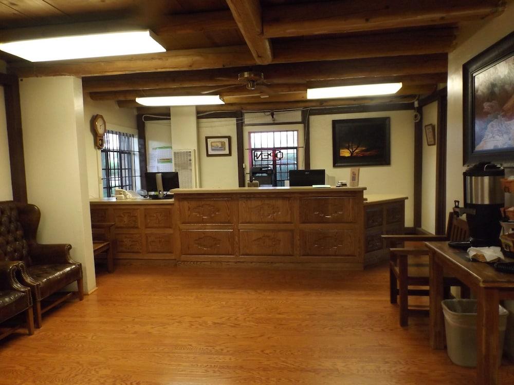 Thunderbird Lodge photo 5