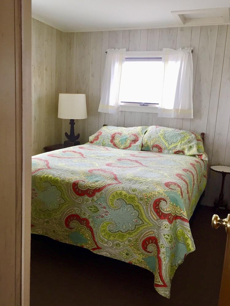 Moody's Motel & Cottages photo 14
