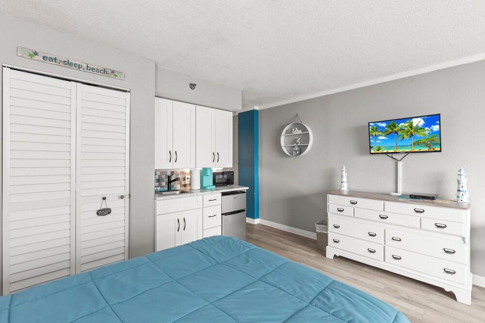 Oceanside Inn Studios by Brightwild photo 71