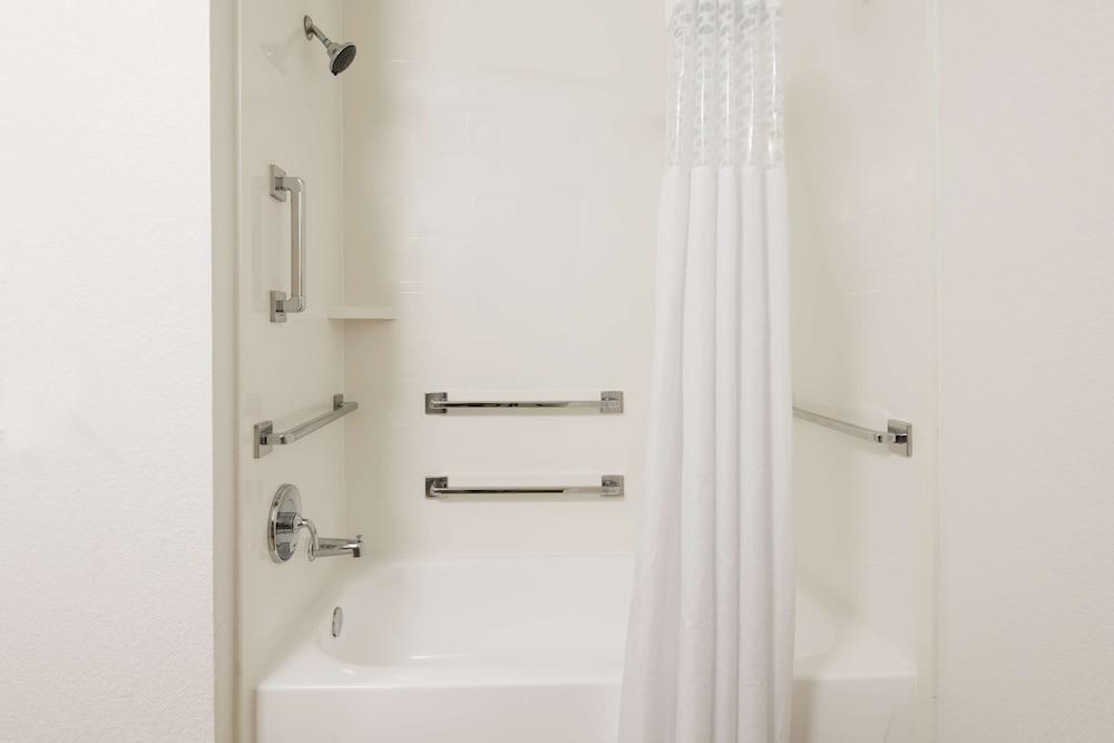 Hampton Inn Bonita Springs/Naples-North photo 10