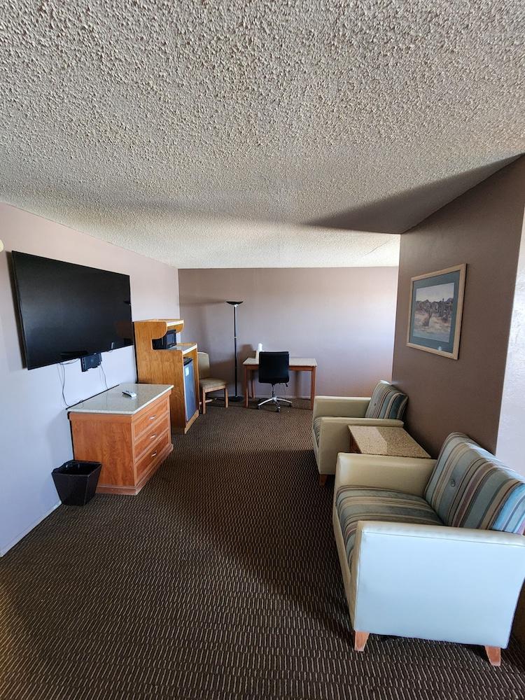 Satellite Inn photo 14
