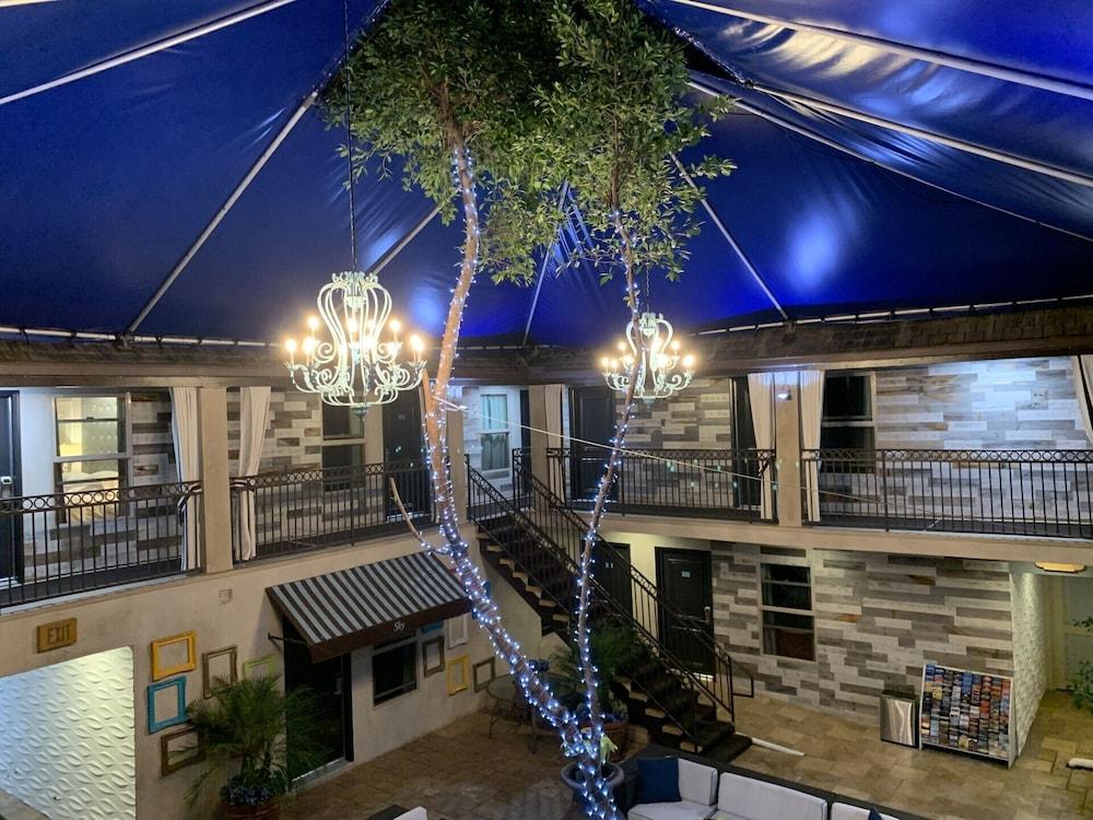 L.A. Sky Boutique Hotel photo 62