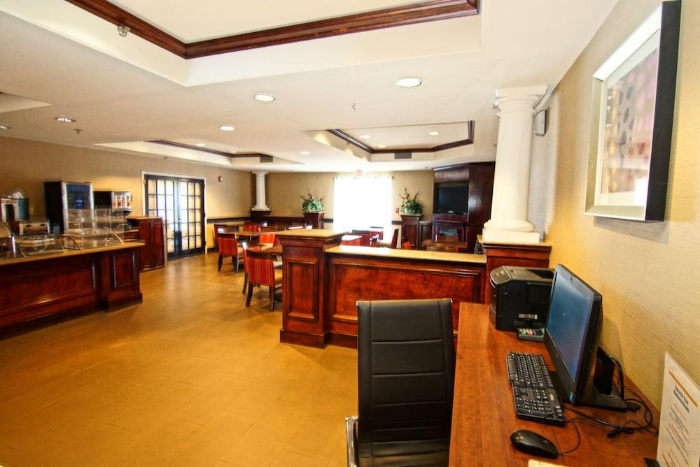 Comfort Suites Near University photo 36