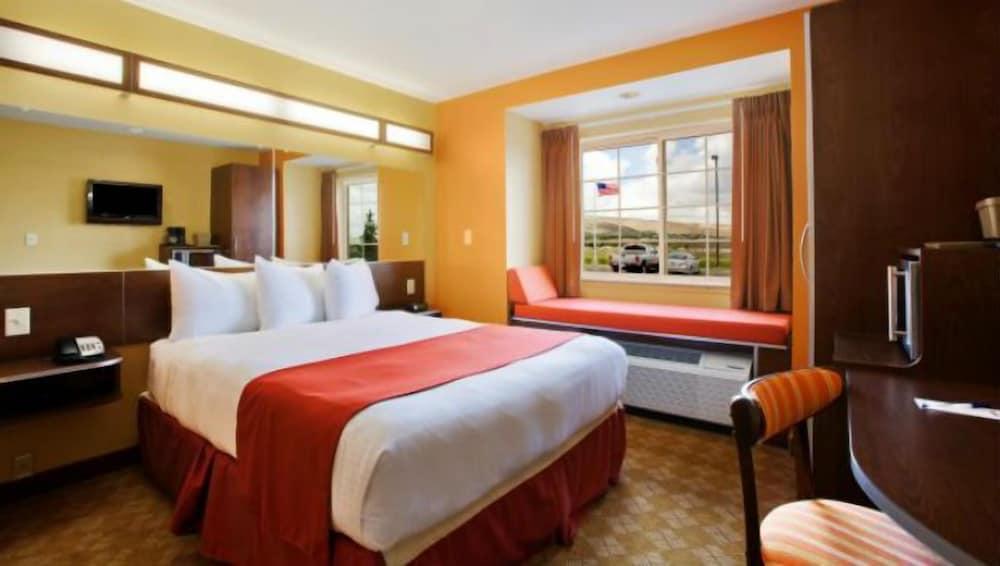 Microtel Inn and Suites by Wyndham Rawlins photo 11