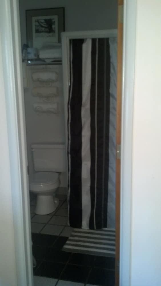 Torch Bay Inn photo 8