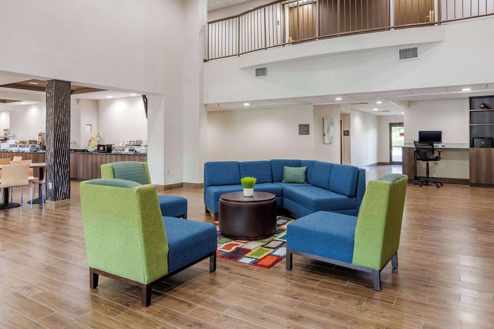 Comfort Suites South Park photo 26