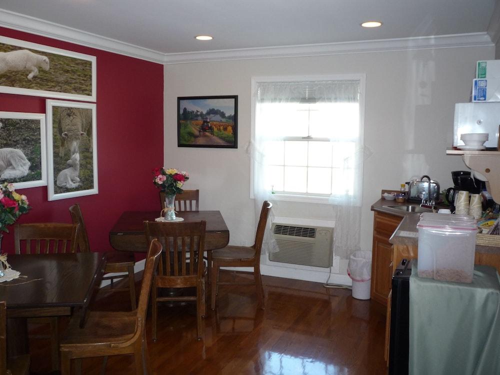 Arthur's Country Inn photo 13