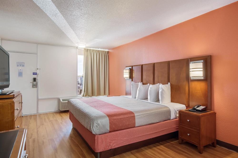 Motel 6 Van Buren, AR photo 15