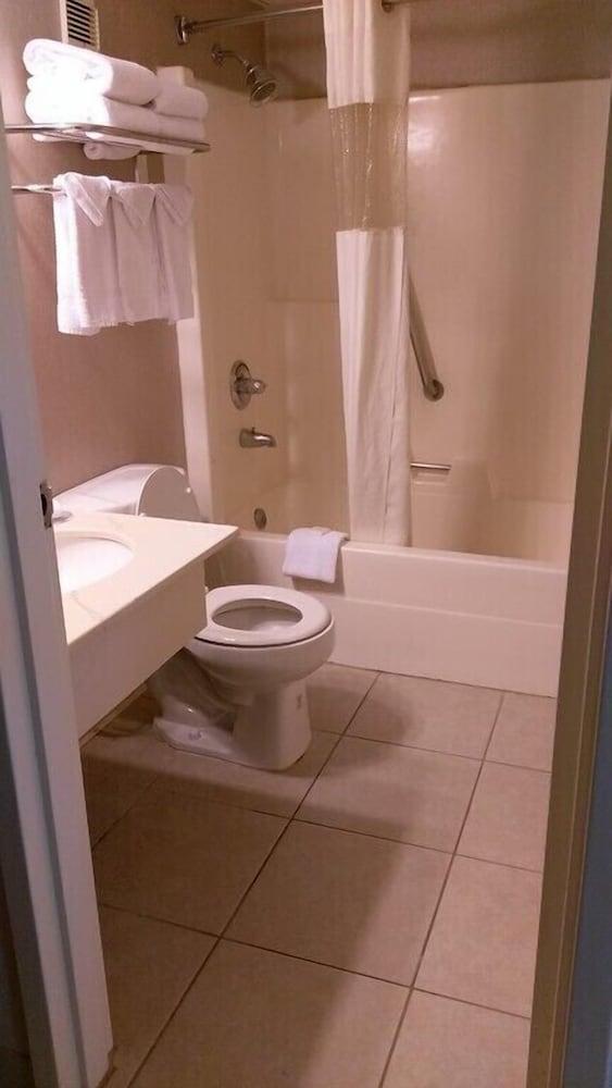 Motel 6 Hastings, NE photo 31