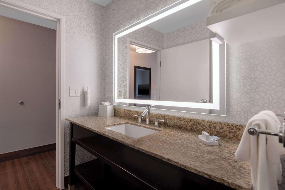 Hampton Inn & Suites Harvey/New Orleans West Bank photo 21