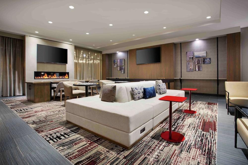 DoubleTree by Hilton Chicago Midway Airport photo 11