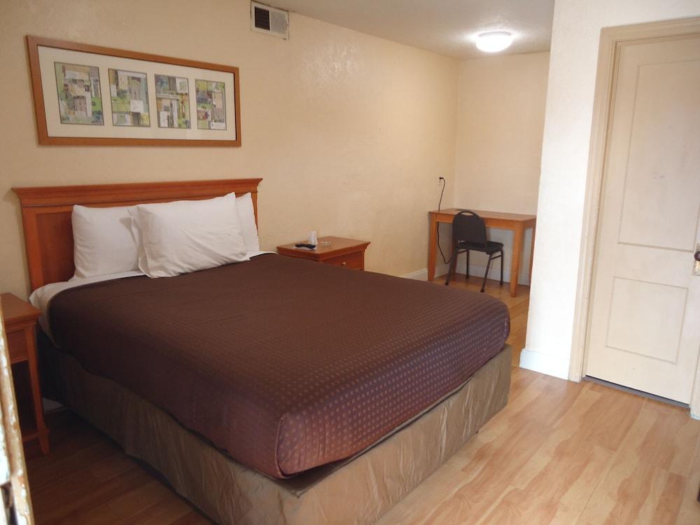 Budget Inn photo 8