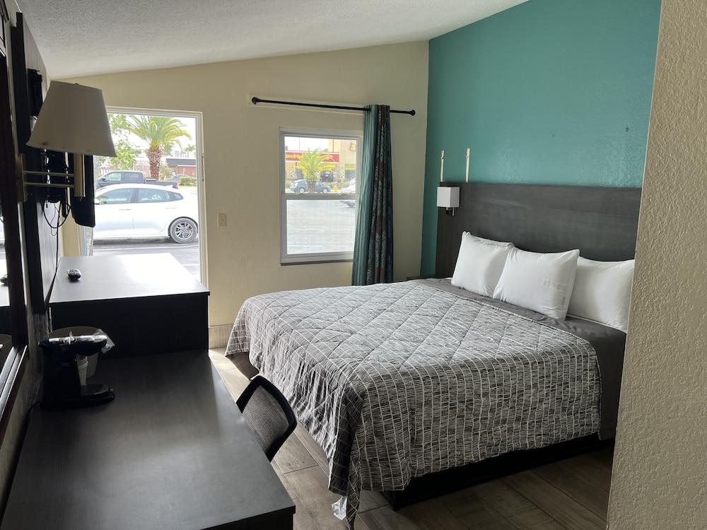 Budget Inn - Ft Myers photo 12