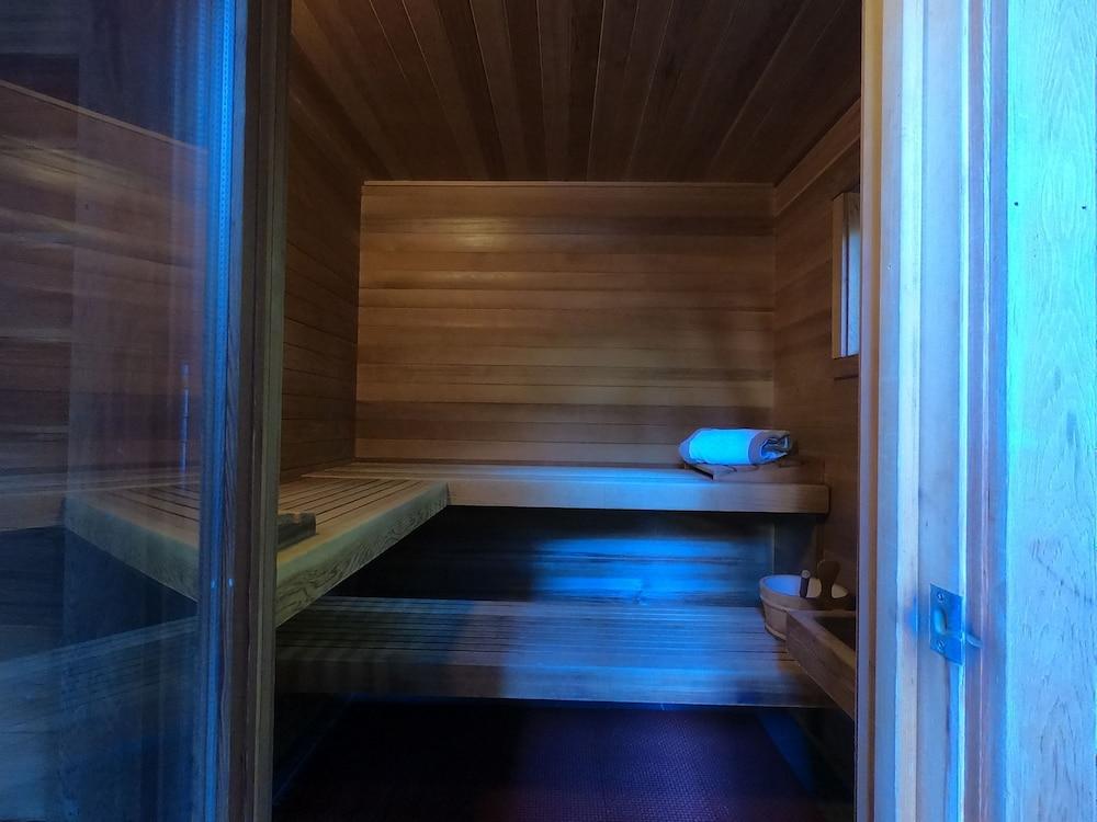 Coast Cabins photo 24