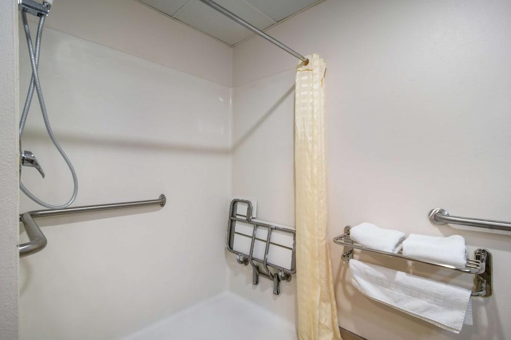 SureStay Plus Hotel by Best Western Tarboro photo 19