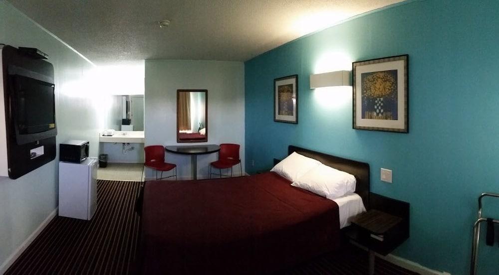 Relax Inn Motel photo 19