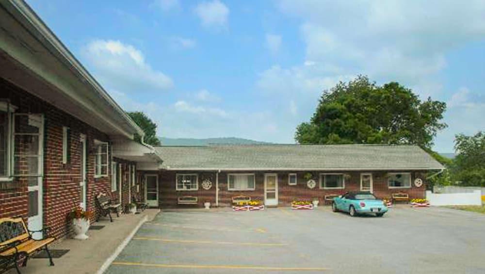 Judy's Motel Bedford photo 20