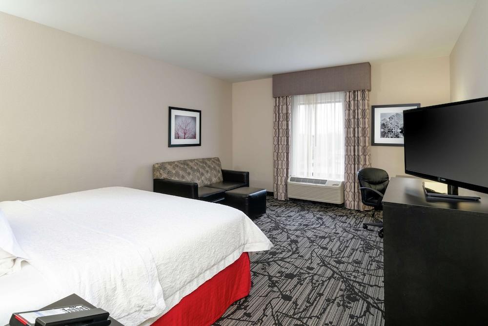 Hampton Inn & Suites Roanoke Airport photo 23