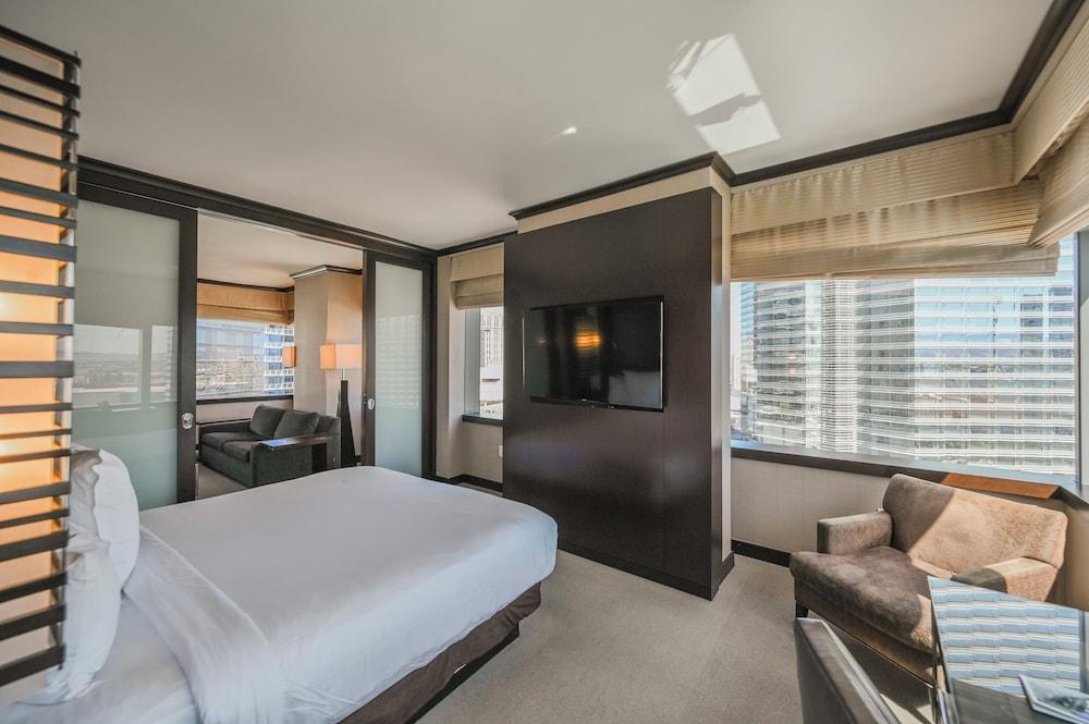 StripViewSuites at Vdara photo 3