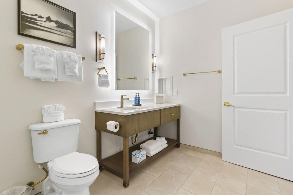 Harbor Suites at Harborwalk Village photo 56